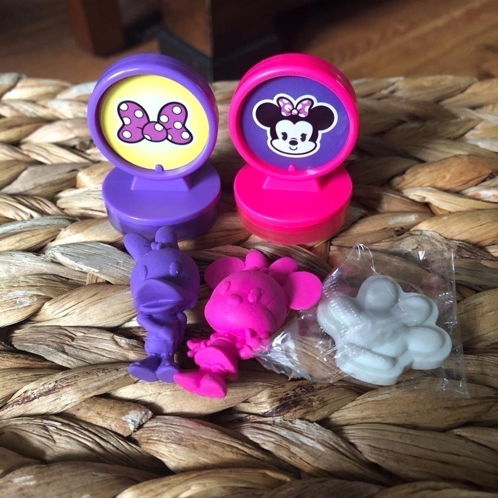 Disney: Minnie Mouse & Daisy Duck stamp & eraser set